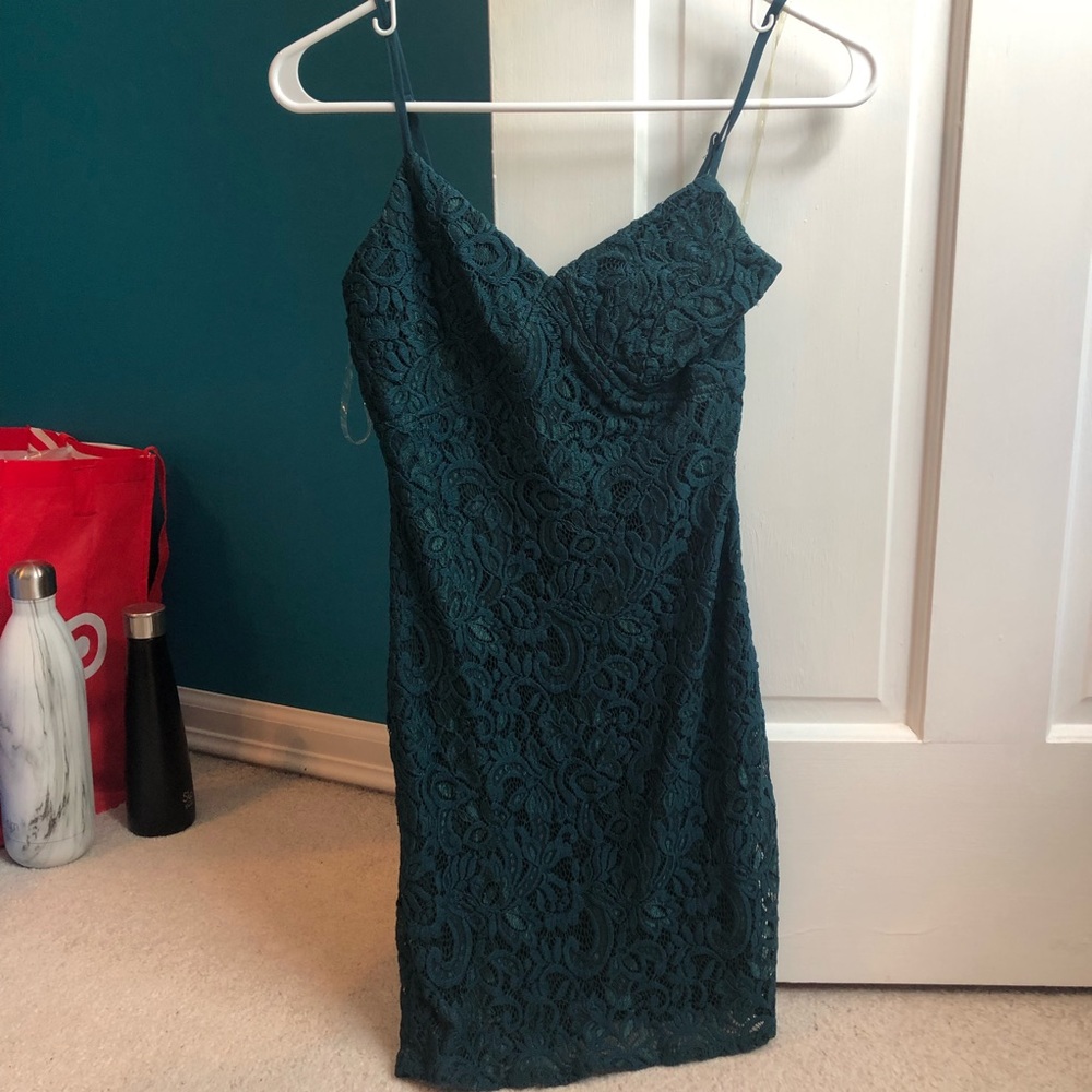 Lulus Green lace dress